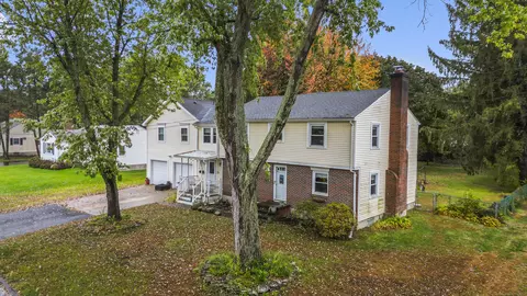 22 Saint Thomas St, Enfield, CT 06082