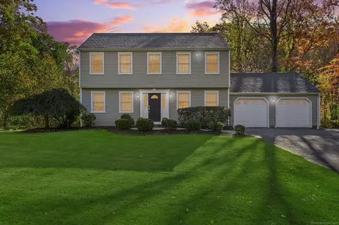 1 Bari Dr, Newtown, CT 06470