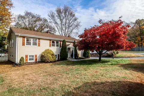 2 Caldwell Dr, New Milford, CT 06776