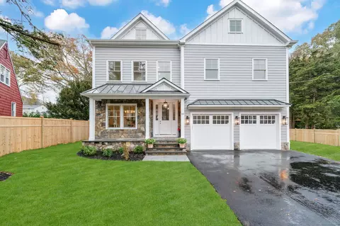 33 Middlebrook Pl, Fairfield, CT 06824