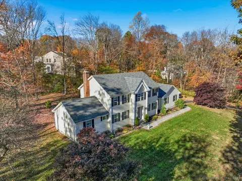 24 Lake Dr, Oxford, CT 06478