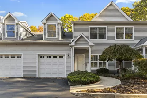 375 Allyn St #A2, Mystic, CT 06355