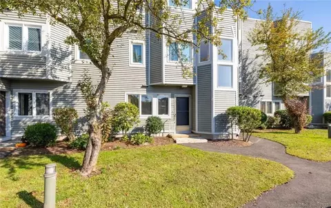 1412 Whitney Ave #J1, Hamden, CT 06517