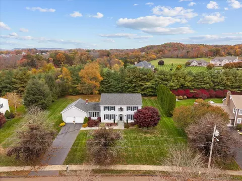 32 Justine Dr, North Haven, CT 06473