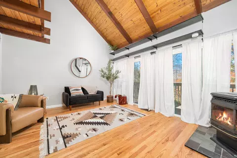 15 Country Squire Dr # G, Cromwell, CT 06416
