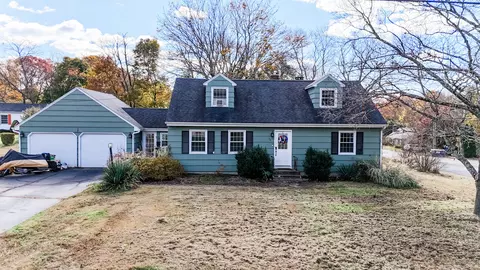 54 Ventura Dr, Brooklyn, CT 06234