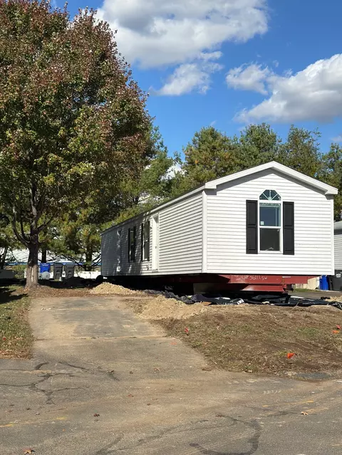 123 Mcquillan Dr, Milford, CT 06460
