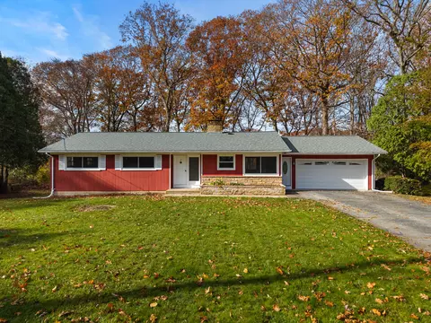 2 Dellwood Rd, Norwich, CT 06360