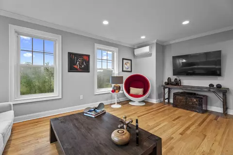 Living - 3 Arrowhead Rd, Madison, CT 06443 photo 1 of 2