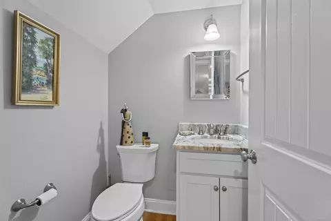 Bath - 3 Arrowhead Rd, Madison, CT 06443 photo 1 of 4