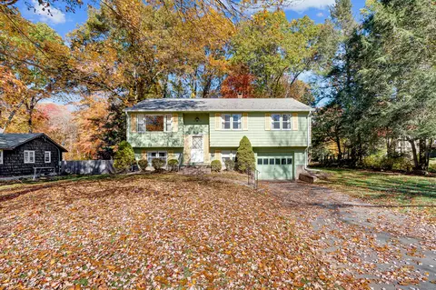 100 Richard Rd, Vernon, CT 06066