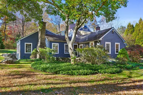 2492 Congress St, Fairfield, CT 06824