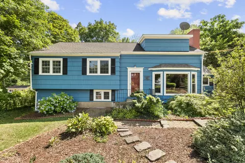 60 Allene Dr, Hamden, CT 06517