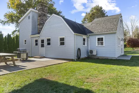 13 Old Post Rd, Old Lyme, CT 06371