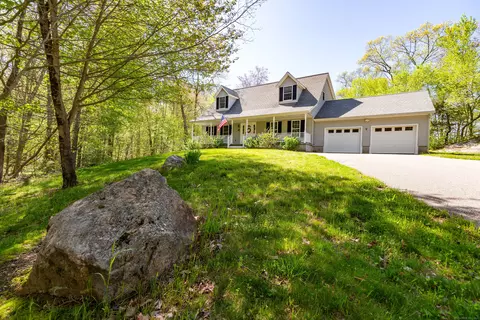 127 Massapeag Rd, Uncasville, CT 06382