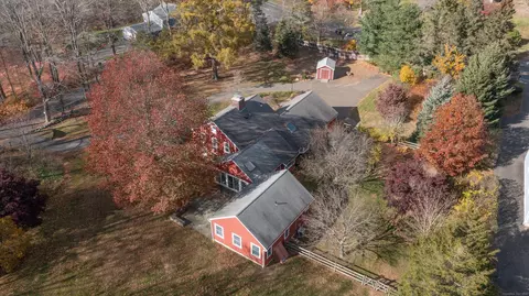 1 Reservoir Rd, Newtown, CT 06470