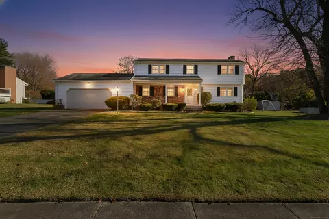 64 Rolling Ridge Rd, Hamden, CT 06518