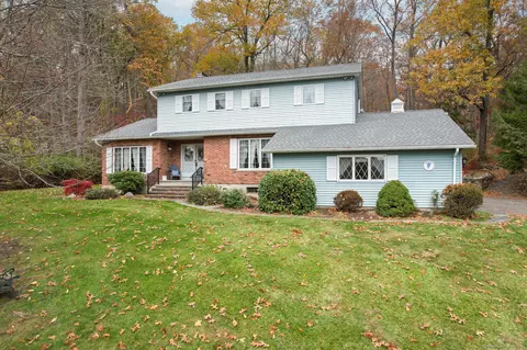 117 Stonefence Rd, Naugatuck, CT 06770