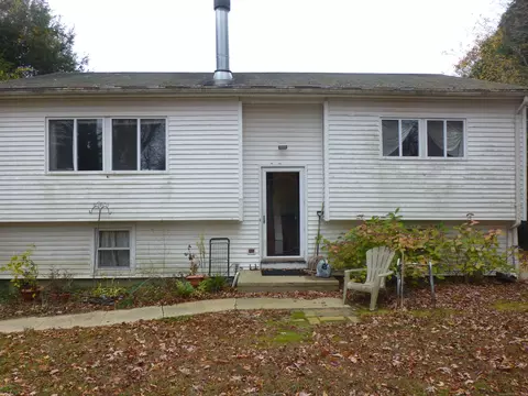 26 Way Hill Rd, Waterford, CT 06385