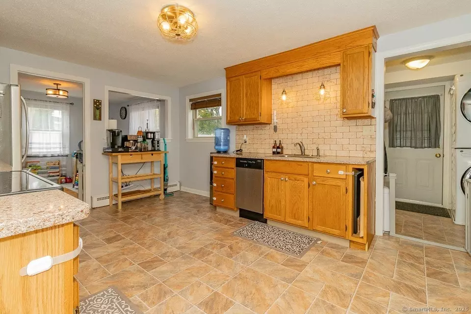 Kitchen - 37 Two Stone Dr, Wethersfield, CT 06109 photo 2 of 3