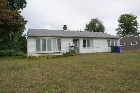 29 Coolidge St, Windsor Locks, CT 06096