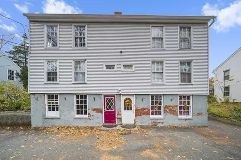 9 Tunxis Pl, Tariffville, CT 06081