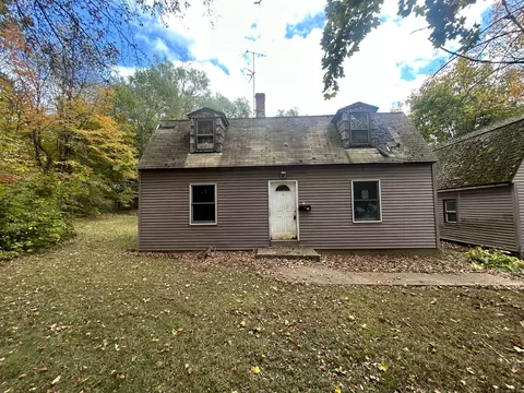 16 Deepwood Dr, Cheshire, CT 06410