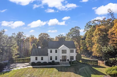 Exterior - 40 Great Ring Rd, Sandy Hook, CT 06482 photo 2 of 9