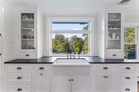 Kitchen - 40 Great Ring Rd, Sandy Hook, CT 06482 photo 3 of 3