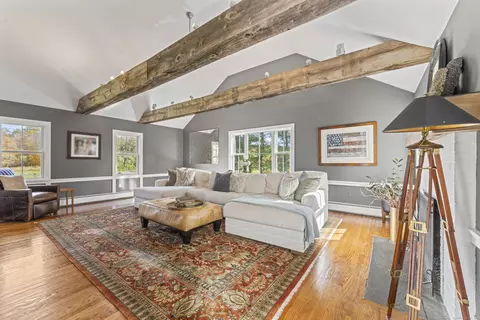 Living - 40 Great Ring Rd, Sandy Hook, CT 06482 photo 2 of 4