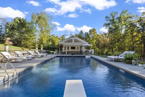 Exterior - 40 Great Ring Rd, Sandy Hook, CT 06482 photo 6 of 9
