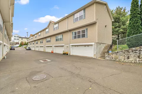 5 Rockland Rd #A8, Norwalk, CT 06854