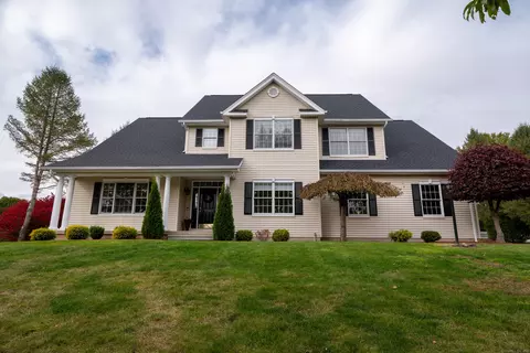 26 Myrtlewood Dr, Milford, CT 06461