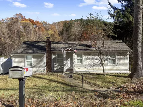 612 Kent Rd, Gaylordsville, CT 06755