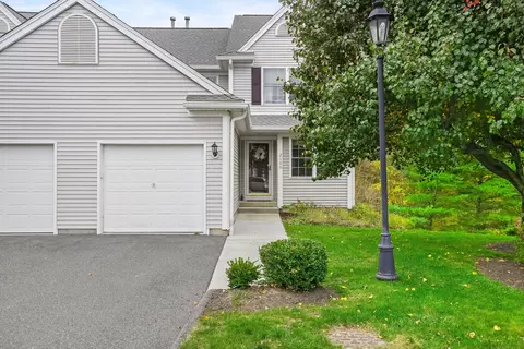 2106 Pinnacle Way #2106, Danbury, CT 06811