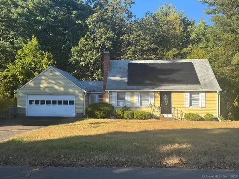 404 Woodland St, Windsor Locks, CT 06096