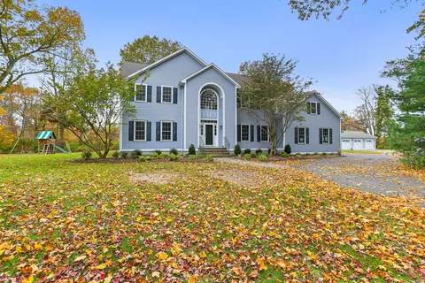 119 Lewis Rd, Trumbull, CT 06611
