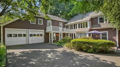 90 Heloise St, Hamden, CT 06517