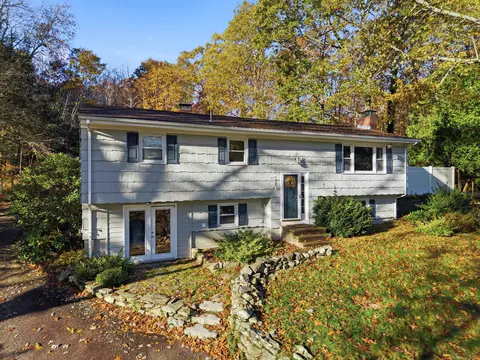 72 Society Rd, Niantic, CT 06357