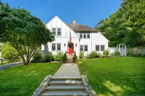 7 Perryridge Rd, Greenwich, CT 06830