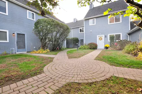 3 Farmington Meadow Dr #3, Farmington, CT 06032