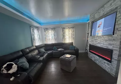 Living - 112 Lincoln St, New Britain, CT 06052 photo 2 of 2