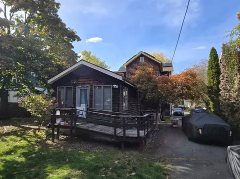 Exterior - 112 Lincoln St, New Britain, CT 06052 photo 3 of 5