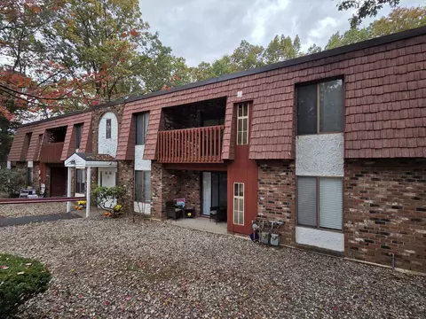 35 Woodsedge Dr #4C, Newington, CT 06111