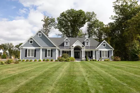 86 Alpine Dr, Burlington, CT 06013
