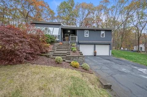 87 Kinne Rd, Glastonbury, CT 06033