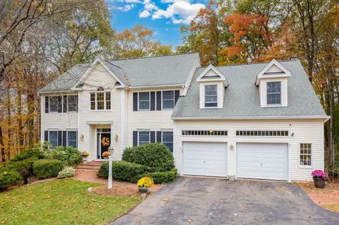 179 Rampart Dr, Glastonbury, CT 06033
