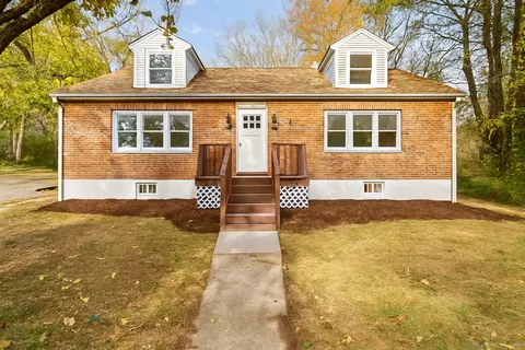 326 Harland Rd, Norwich, CT 06360