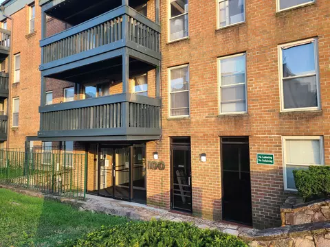 100 Kane St #D10, West Hartford, CT 06119