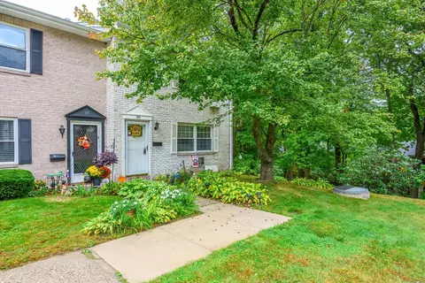 38 Surrey Ln #38, Torrington, CT 06790